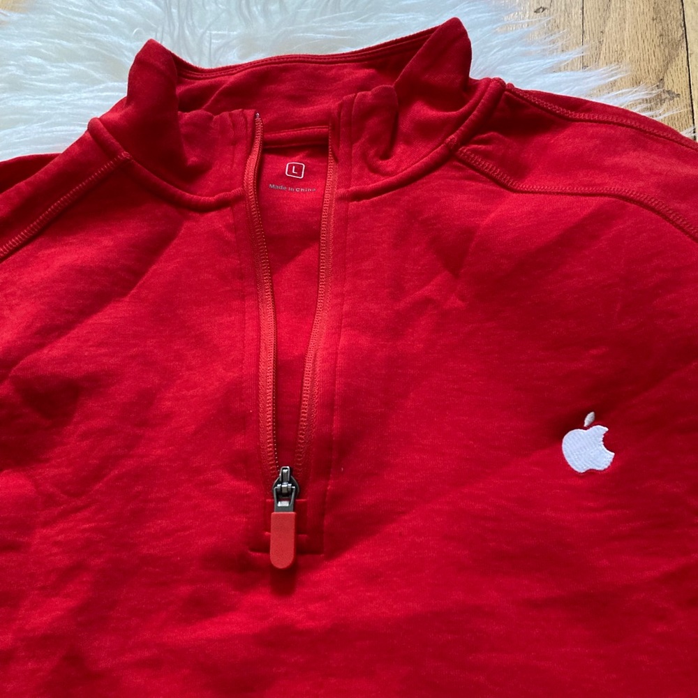 🌺LIKE New apple half zip sweater 🌺
